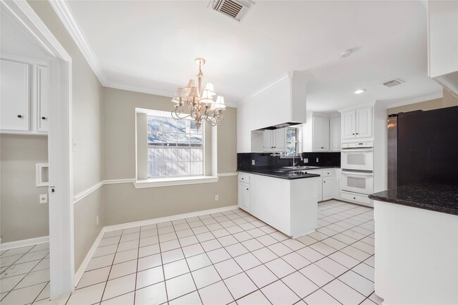 Photo - 16121 Singapore Ln