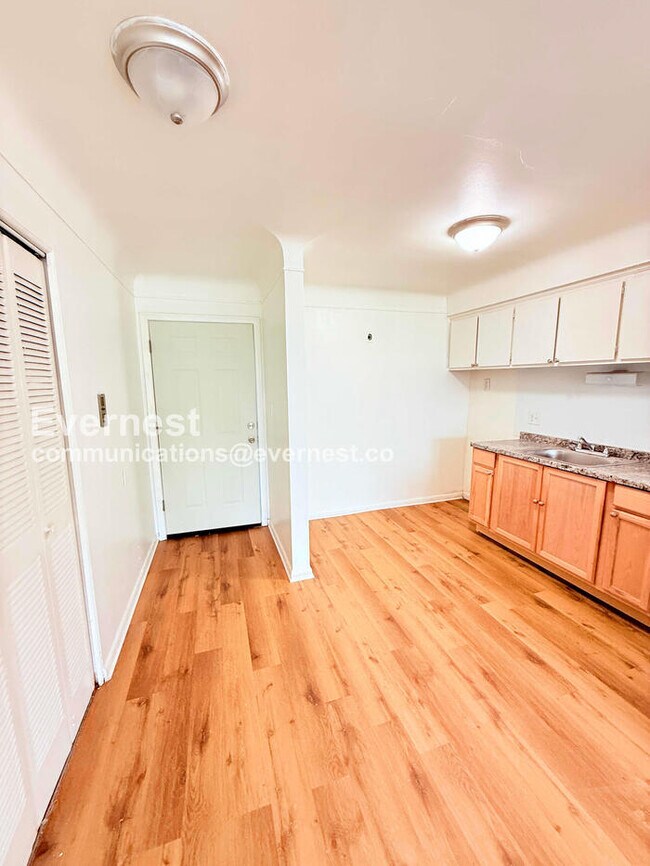 Photo - 15601 Schoolcraft Rd Unidad 2