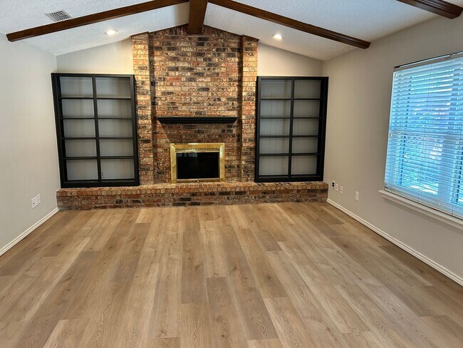 Photo - Self Showing - 3 Bedroom 2 bathroom