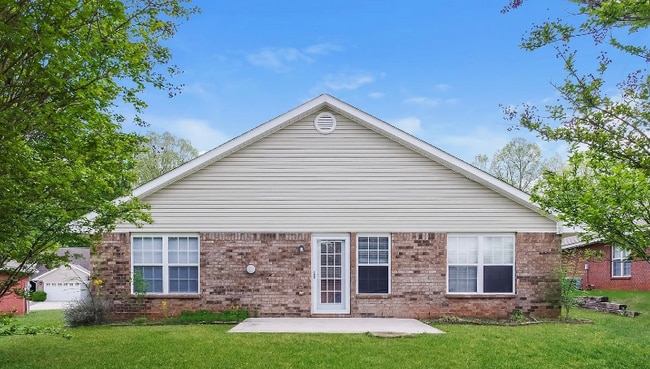 Photo - 116 NW Wittington Ln