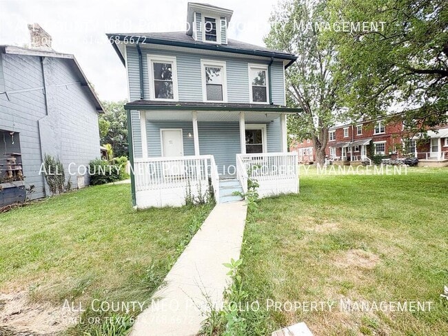 1994 Floral Ave