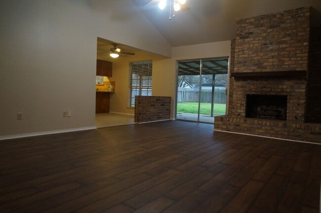 114 Napoleon Dr