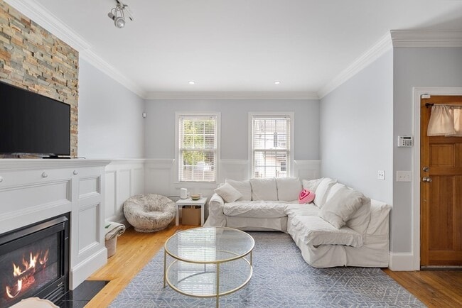 Photo - 72 Baxter St