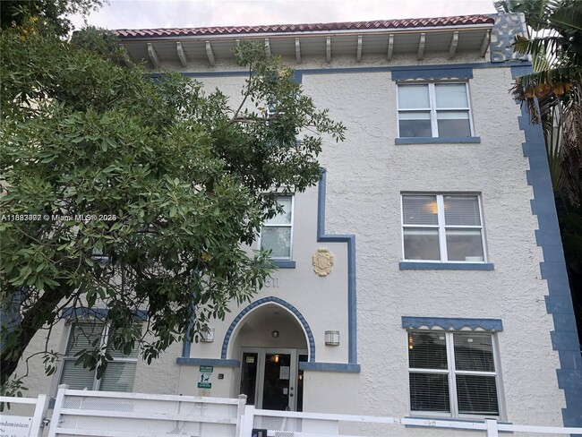 Building Photo - 1611 Meridian Ave Unit 302