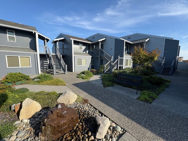 Photo - 2001 Skyline Way Unit Interbay | Skyline Way, 2001 105