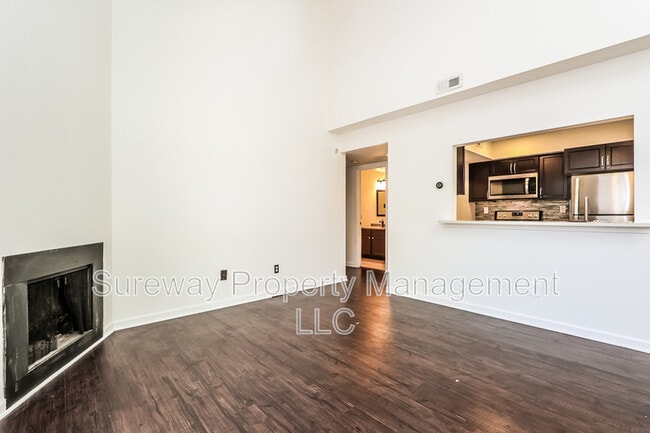 Photo - 806 Gregorys Way