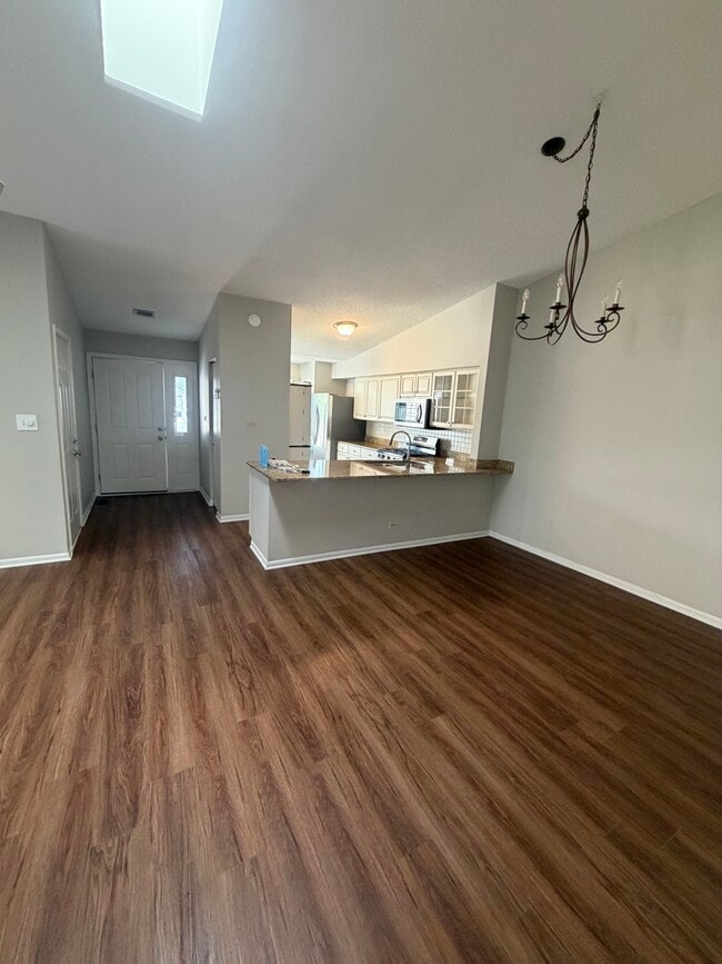 Photo - 1846 Shetland Rd