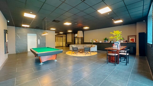 Principal - 215 Newark Pompton Tpke Apartamentos
