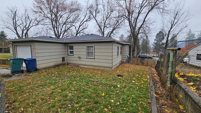 Photo - 3 Bed, 1 Bath House in Downtown Coeur d'Alene