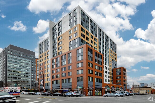 Macedonia Plaza - 3702 Union St