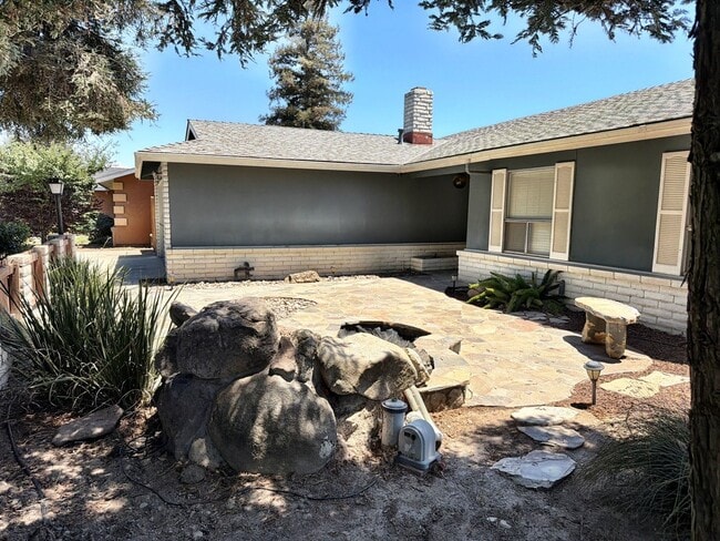 Photo - 1335 W Evergreen Ct