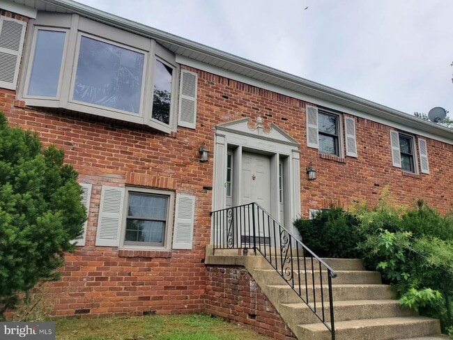 Building Photo - 9742 Wyman Way Rental