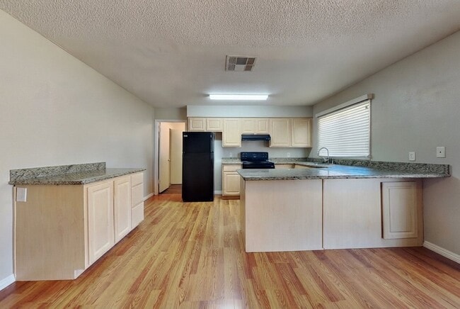 Photo - 4900 W Michigan Ave