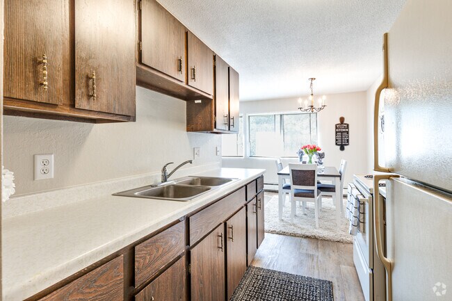 1 habitación, 1 baño, 703 pies cuadrados, cocina y comedor - Hyacinth Apartments