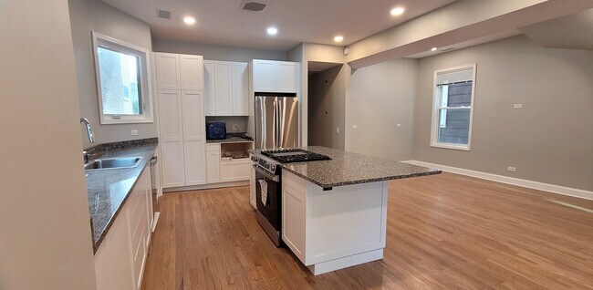 Photo - 2131 W Grace St