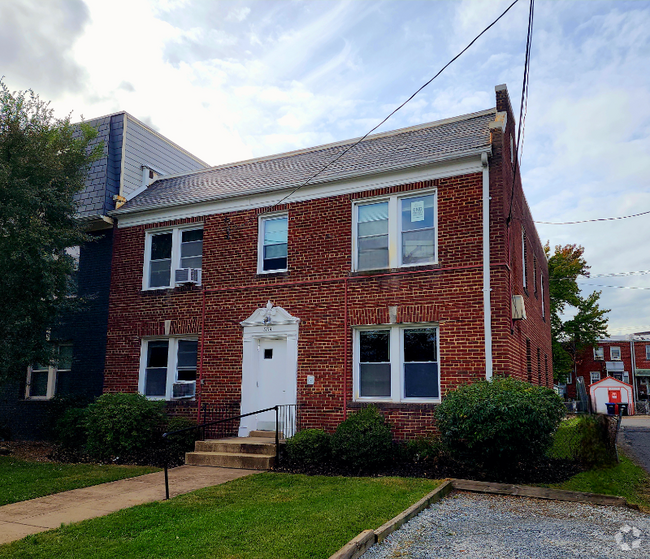 Building Photo - 5114 Fort Totten Dr NE Unit 4 Rental