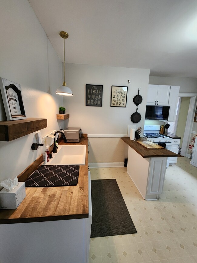 Photo - 2223 S Winchester St