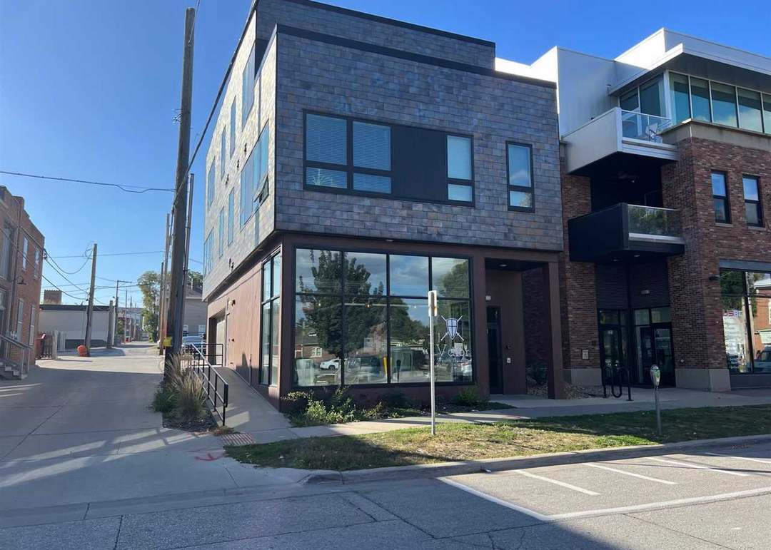 Photo - 219 N Linn St