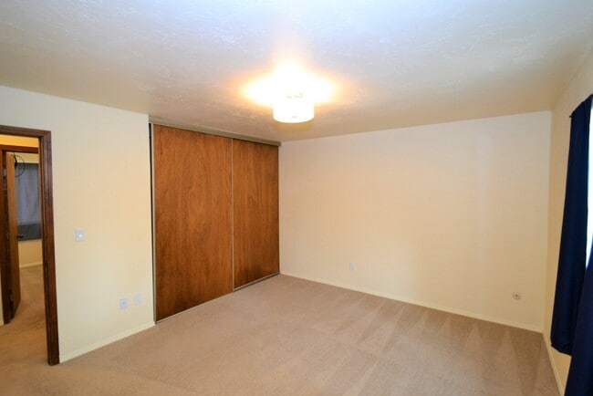 Photo - 1288 Suncrest Way