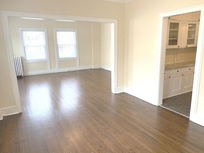 3807 N Prospect