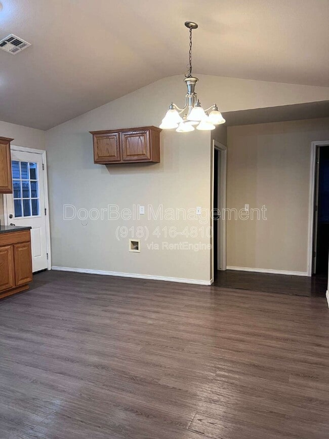 Photo - 89 W Fairlane Ct