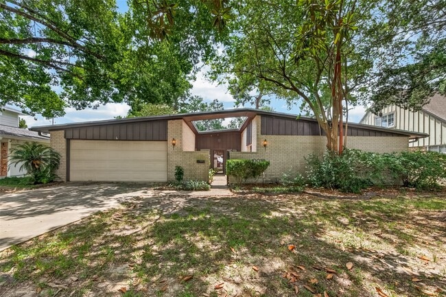 10039 Warwana Rd