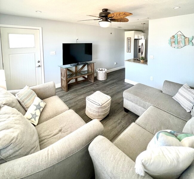 Building Photo - 33 Azalea Dr