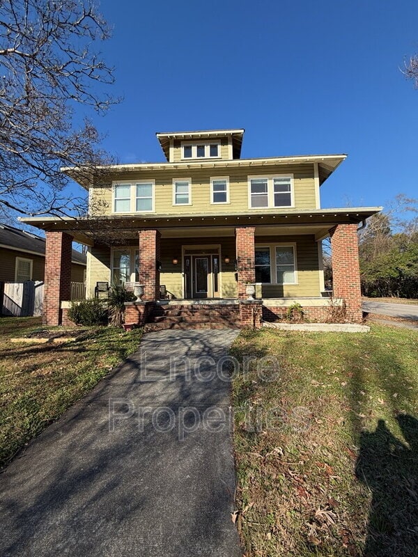 Building Photo - 1002 Monmouth Ave Unit A