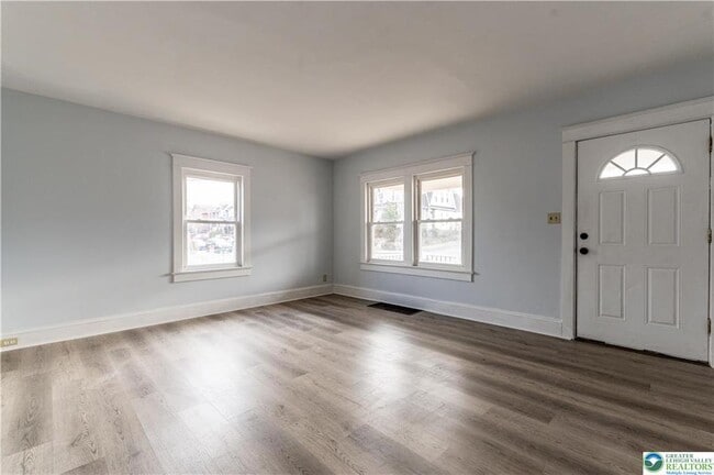 Photo - 2001 Ferry St