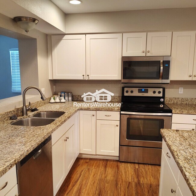 Photo - 358 W Hackamore Ave