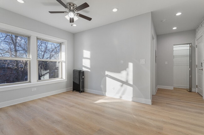 Photo - 1631 W Chase Ave Unit 2H