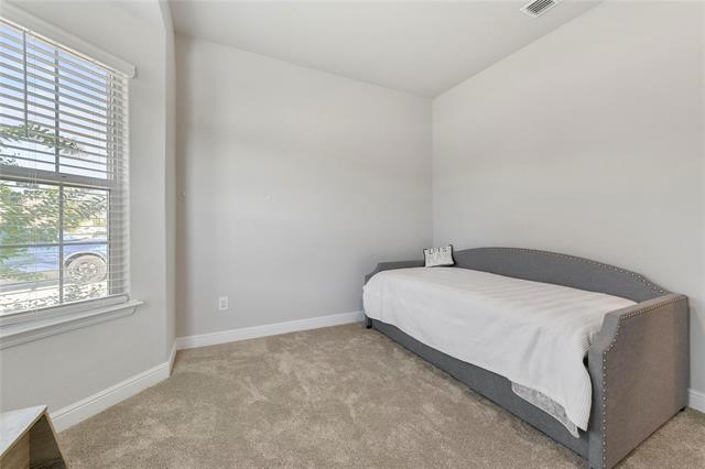 821 Shepperton Wy