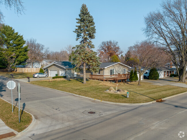 Building Photo - 318 Highland Dr Rental