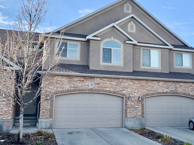 Building Photo - Riverton Townhome with Large Floorplan