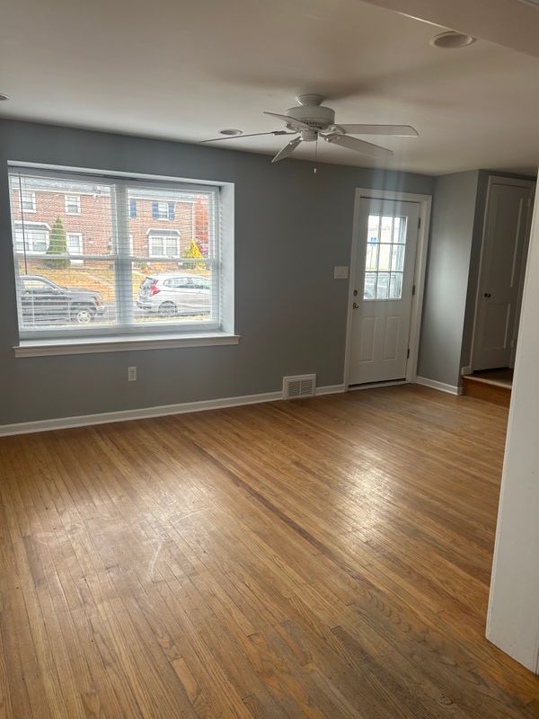 Photo - 1924 Guernsey Ave