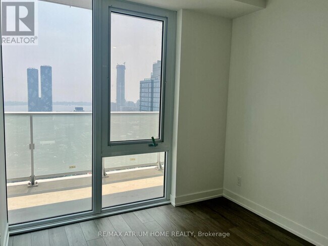 Photo - 88 Queen St E Unit 4705