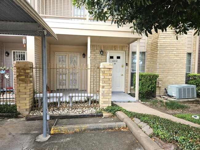 Building Photo - 3100 Jeanetta St Unit 602 Rental