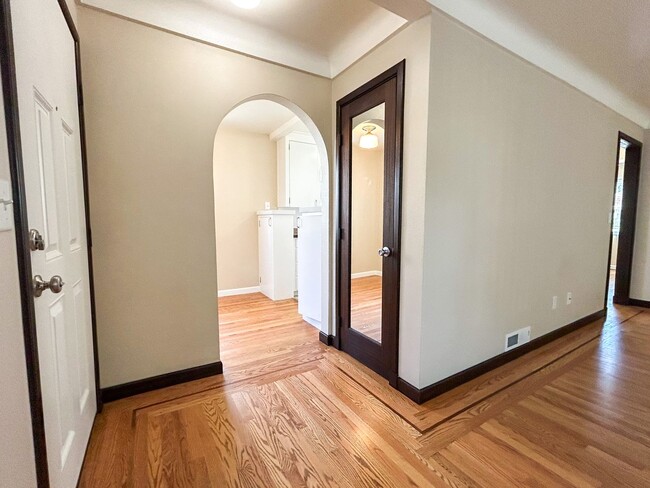 Photo - 3319 Williams Ave NE
