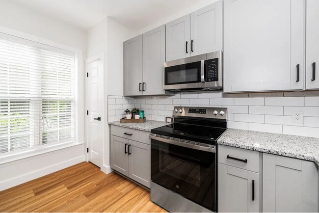 Photo - 2001 Turtle Point Dr