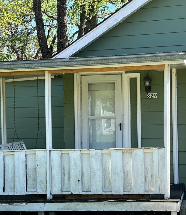 829 Kiowa St Rental House Rental in Leavenworth, KS