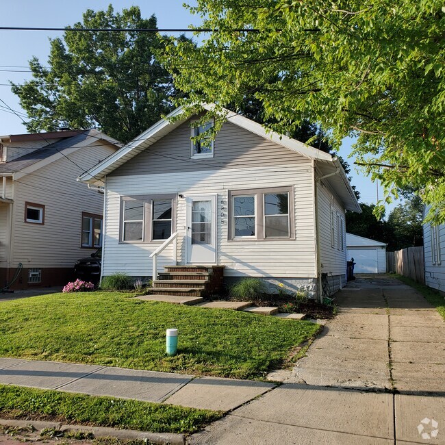Building Photo - 6805 Flowerdale Ave Rental