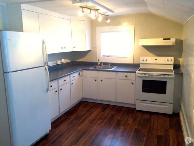Building Photo - 17 Pine St Unit A Rental