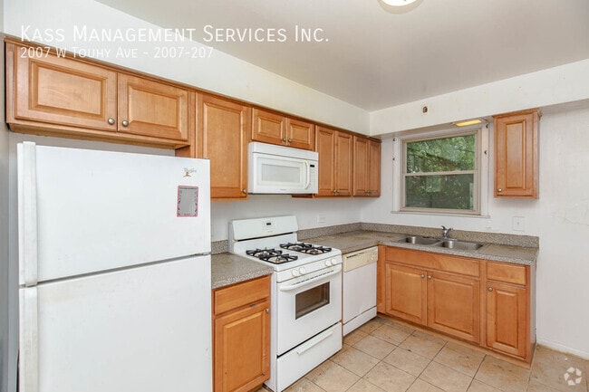 Building Photo - 2007 W Touhy Ave Unit 2007-207 Rental