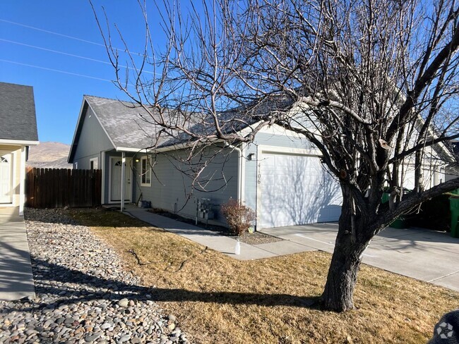 Building Photo - cute duplex in north carson Rental