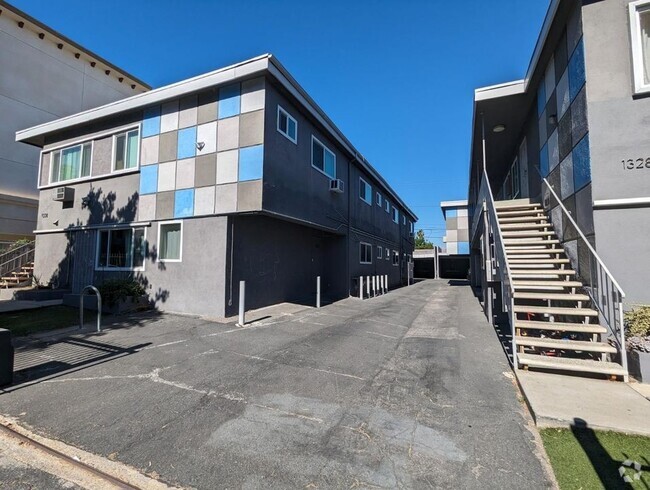 Building Photo - 1332 Gordon St Rental