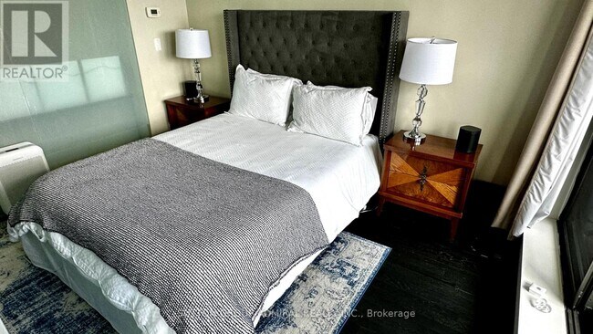 5 St Joseph St Unit 3511