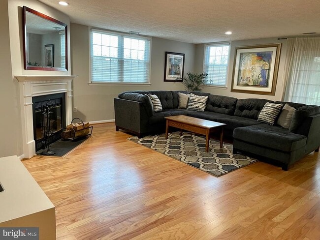 Photo - 7 Friendswood Ct Unidad 7A