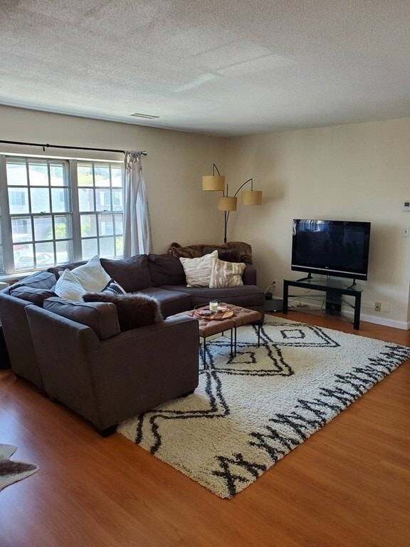 Building Photo - 31 Lake Shore Ct Unit 3 Rental