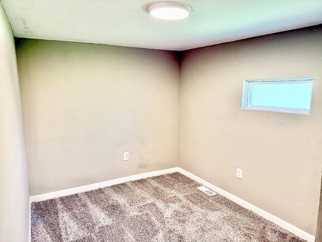 Photo - For Rent – 3 Bed, 1.5 Bath Home Minutes fr...