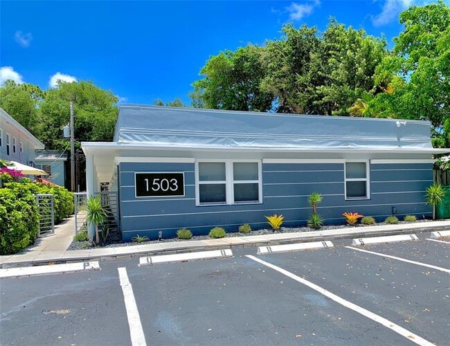Building Photo - 1503 NE 4th Ct Unit 3 Rental